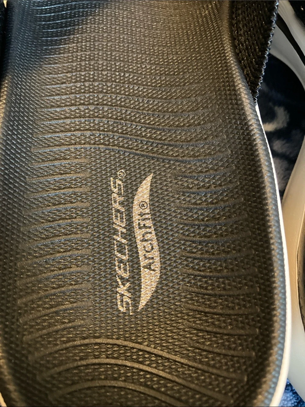 Skechers Black Sparkle Arch Fit Thong Sandals - Picture 4 of 7